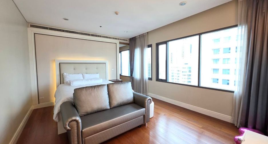 For sale 3 bedrooms condo in Khlong Toei, Bangkok