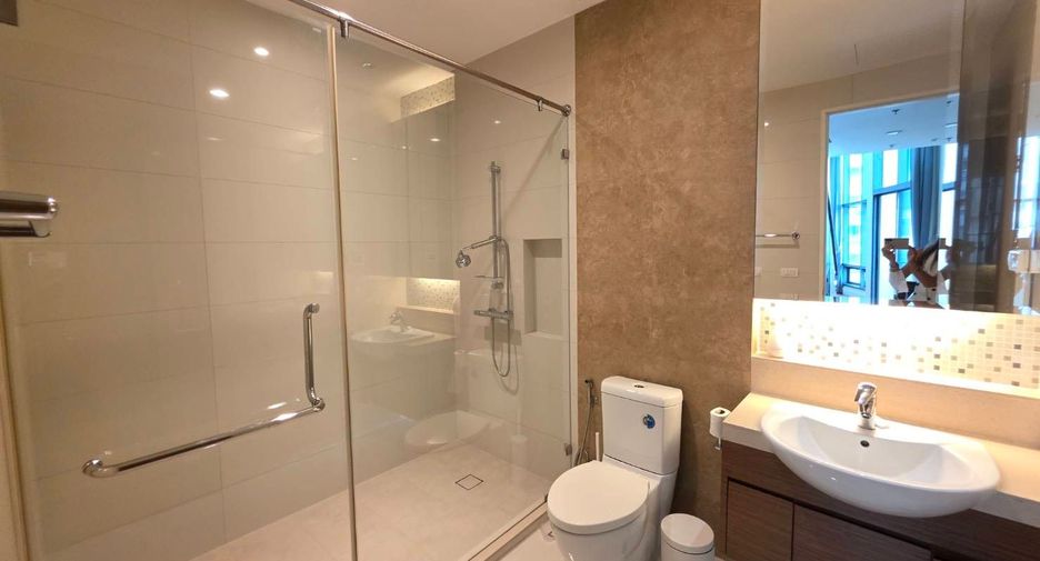 For sale 3 bedrooms condo in Khlong Toei, Bangkok