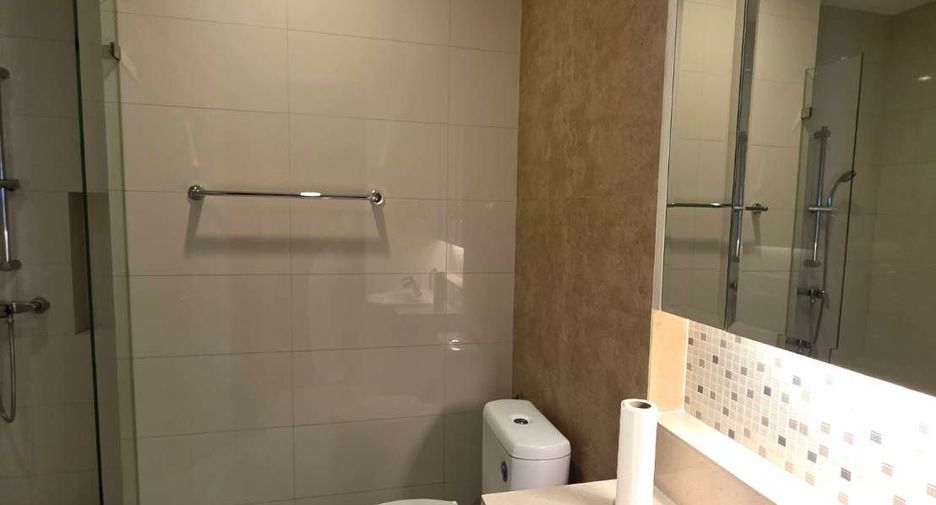For sale 3 bedrooms condo in Khlong Toei, Bangkok