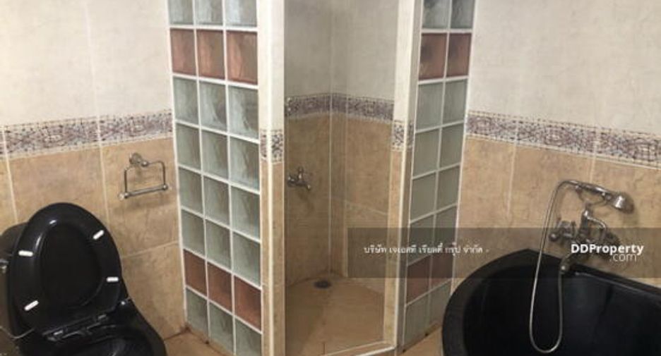 For sale 3 bedrooms condo in Taling Chan, Bangkok