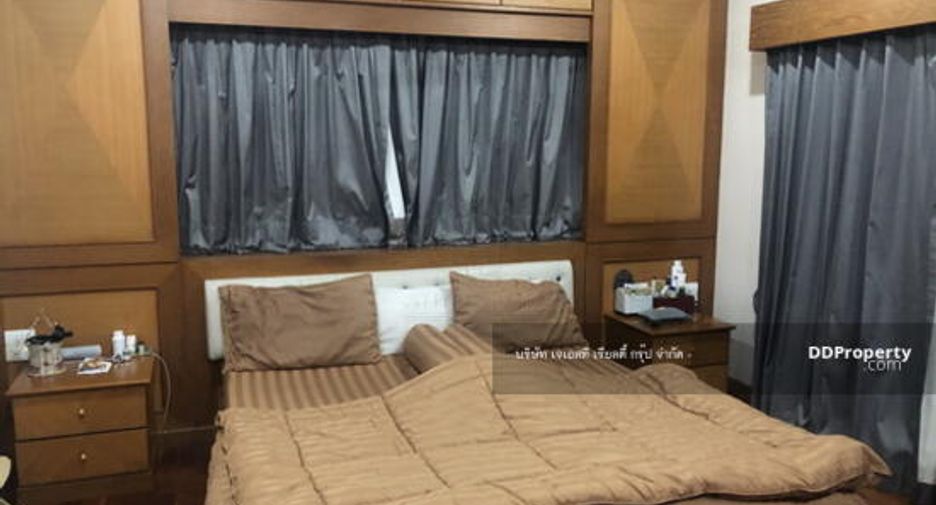 For sale 3 bedrooms condo in Taling Chan, Bangkok