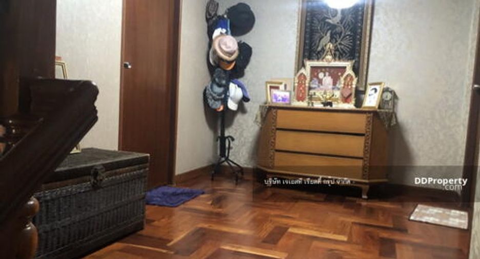 For sale 3 bedrooms condo in Taling Chan, Bangkok