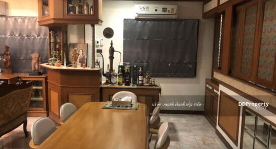 For sale 3 bedrooms condo in Taling Chan, Bangkok