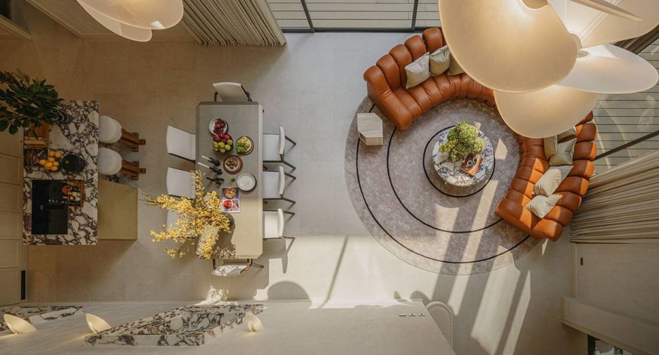 For sale 5 bedrooms house in Wang Thonglang, Bangkok