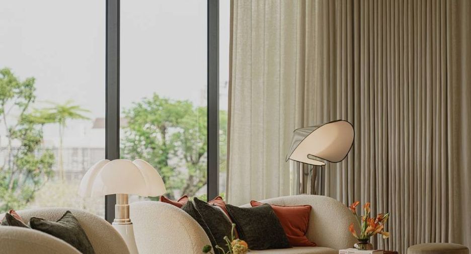 For sale 5 bedrooms house in Wang Thonglang, Bangkok