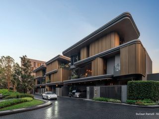 For sale 5 bedrooms house in Wang Thonglang, Bangkok