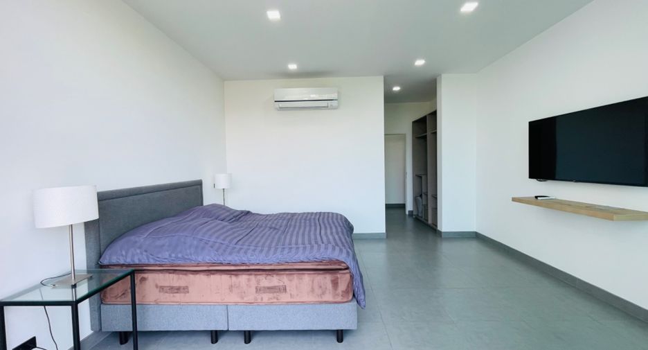 À vendre et à louer 6 chambres villa à Bang Lamung, Chonburi