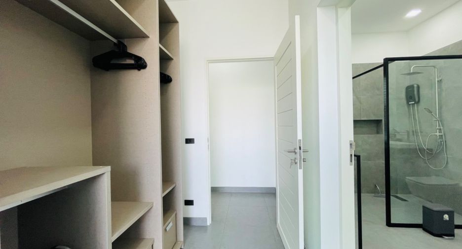 À vendre et à louer 6 chambres villa à Bang Lamung, Chonburi