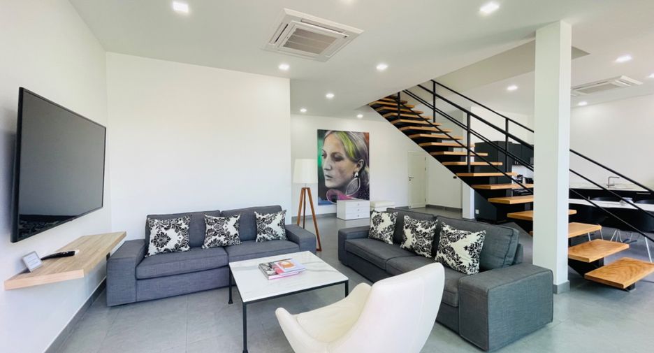 À vendre et à louer 6 chambres villa à Bang Lamung, Chonburi