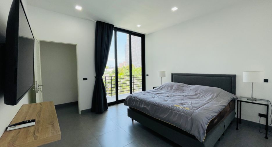 À vendre et à louer 6 chambres villa à Bang Lamung, Chonburi