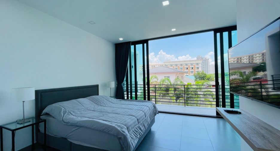 À vendre et à louer 6 chambres villa à Bang Lamung, Chonburi