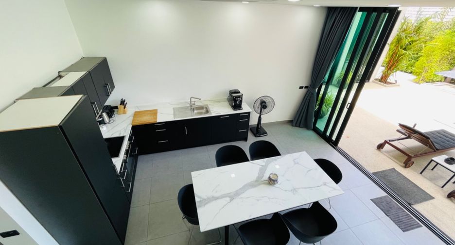 À vendre et à louer 6 chambres villa à Bang Lamung, Chonburi