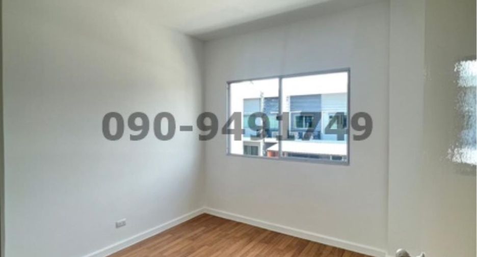 For sale 3 bedrooms townhouse in Bang Khun Thian, Bangkok