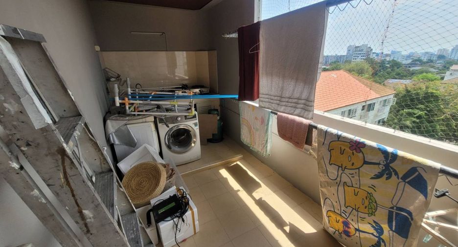 For rent 3 bedrooms condo in Watthana, Bangkok