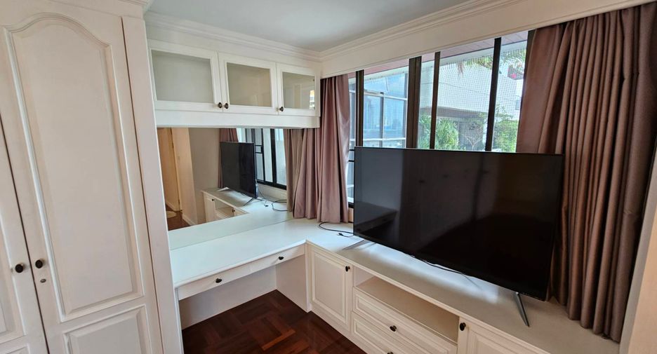 For rent 3 bedrooms condo in Watthana, Bangkok