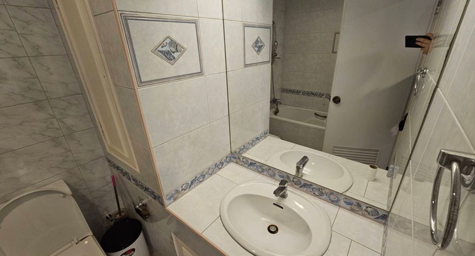 For rent 3 bedrooms condo in Watthana, Bangkok
