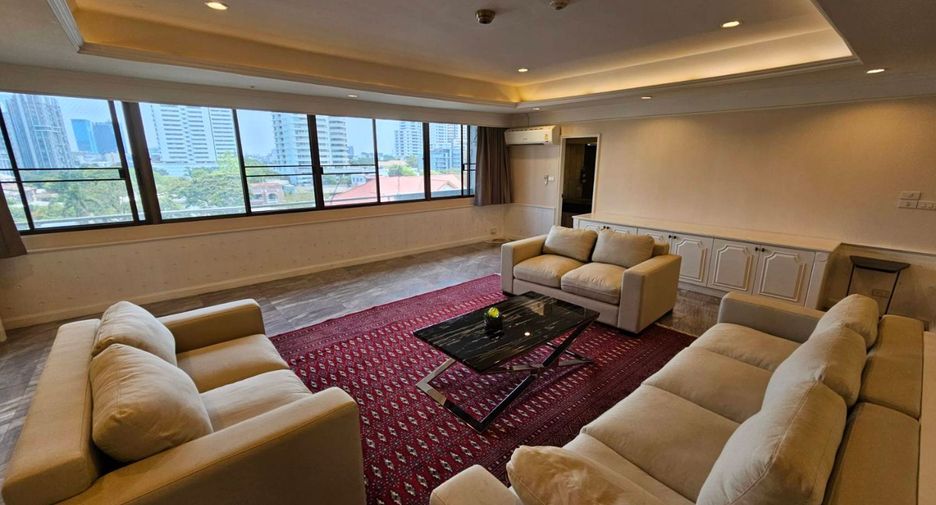 For rent 3 bedrooms condo in Watthana, Bangkok