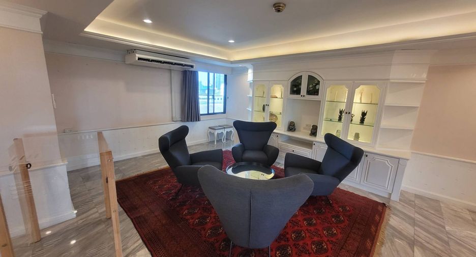 For rent 3 bedrooms condo in Watthana, Bangkok