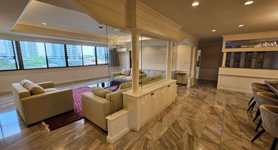 For rent 3 bedrooms condo in Watthana, Bangkok