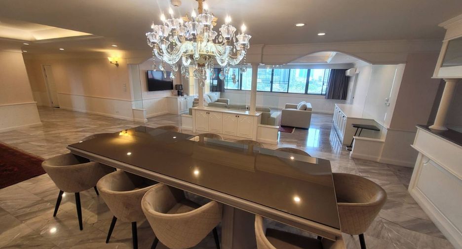 For rent 3 bedrooms condo in Watthana, Bangkok
