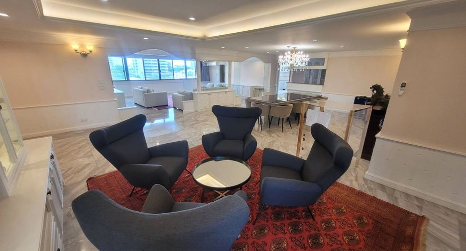 For rent 3 bedrooms condo in Watthana, Bangkok