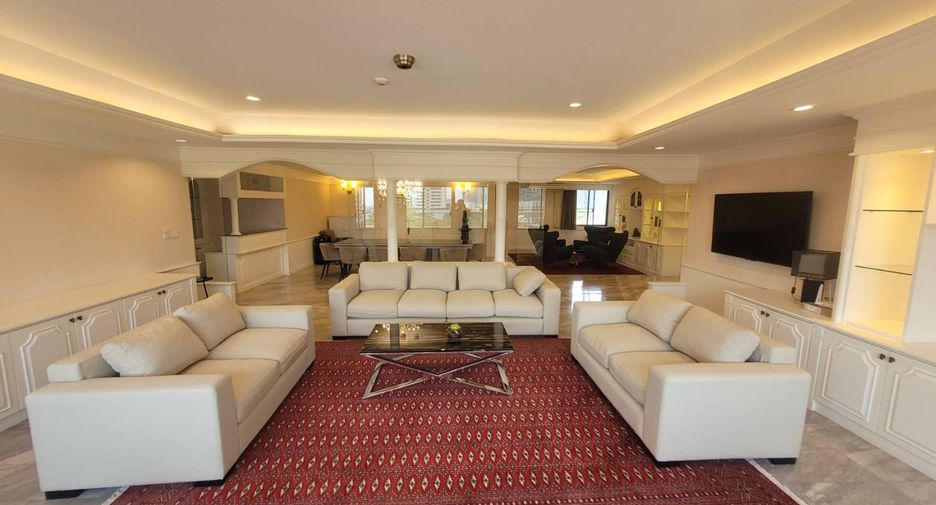 For rent 3 bedrooms condo in Watthana, Bangkok
