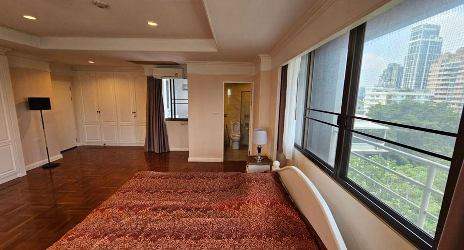 For rent 3 bedrooms condo in Watthana, Bangkok
