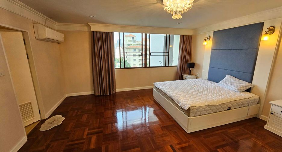 For rent 3 bedrooms condo in Watthana, Bangkok