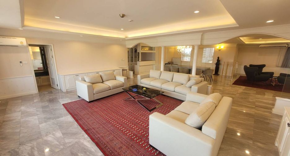 For rent 3 bedrooms condo in Watthana, Bangkok