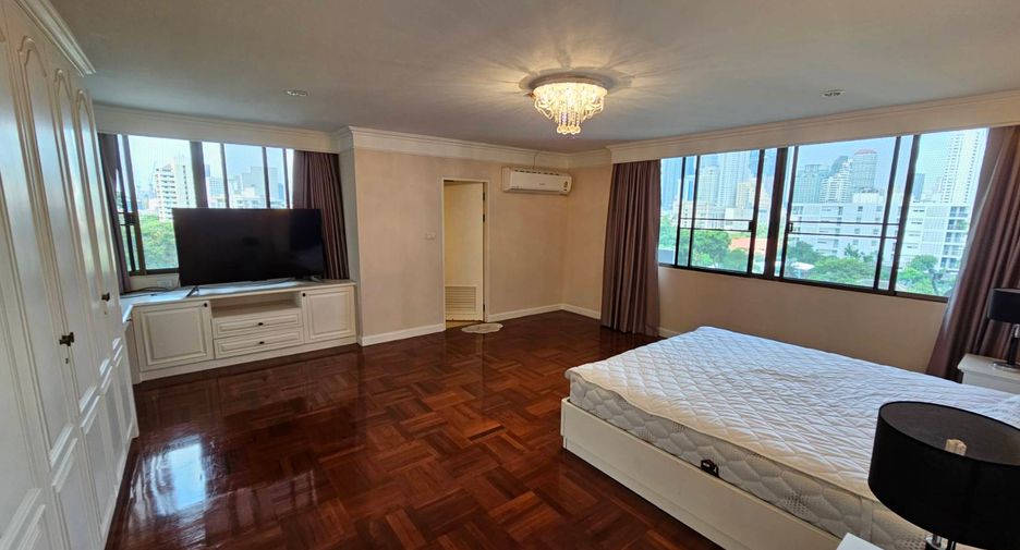 For rent 3 bedrooms condo in Watthana, Bangkok