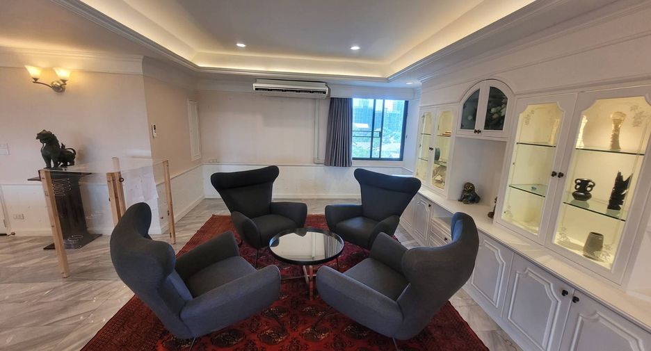 For rent 3 bedrooms condo in Watthana, Bangkok