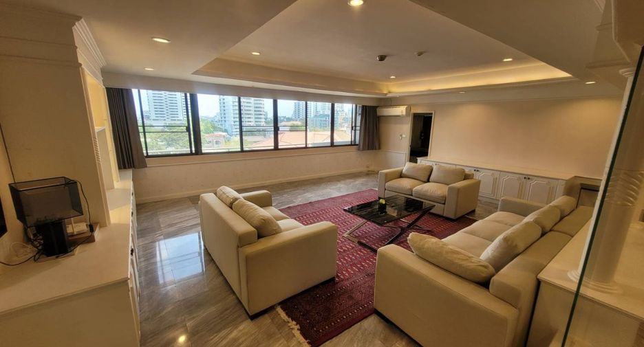 For rent 3 bedrooms condo in Watthana, Bangkok