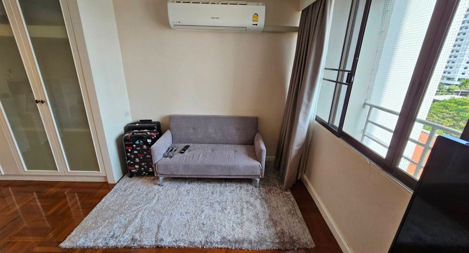 For rent 3 bedrooms condo in Watthana, Bangkok