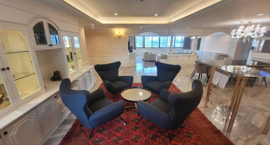 For rent 3 bedrooms condo in Watthana, Bangkok