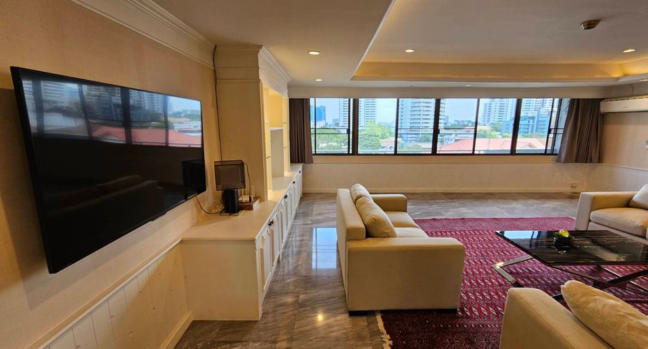 For rent 3 bedrooms condo in Watthana, Bangkok