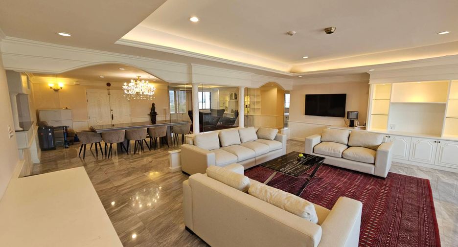 For rent 3 bedrooms condo in Watthana, Bangkok
