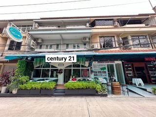 For rent 8 bed retail Space in Pratumnak, Pattaya