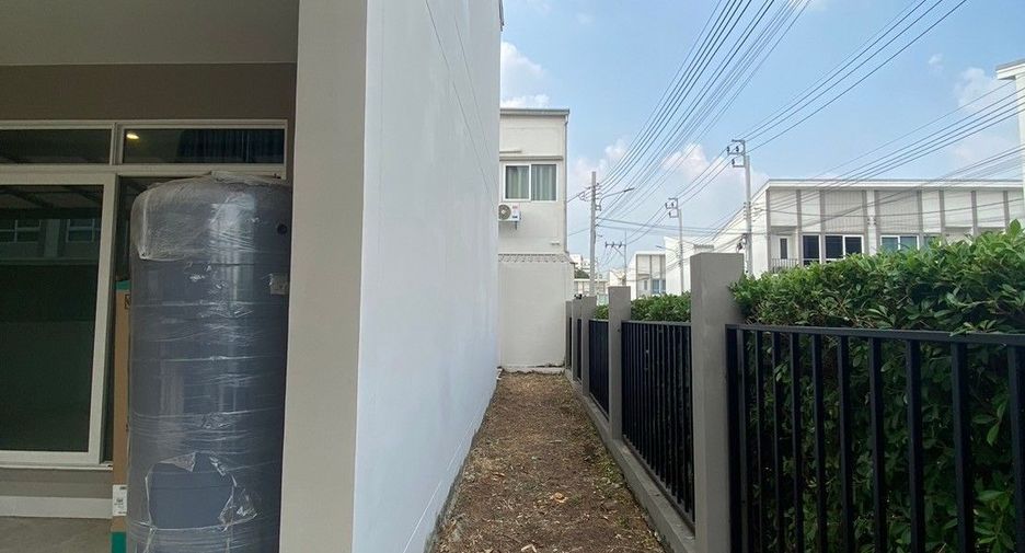 For sale 4 Beds townhouse in Mueang Nonthaburi, Nonthaburi
