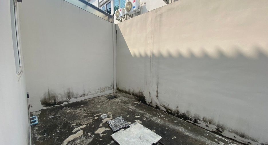 For sale 4 Beds townhouse in Mueang Nonthaburi, Nonthaburi