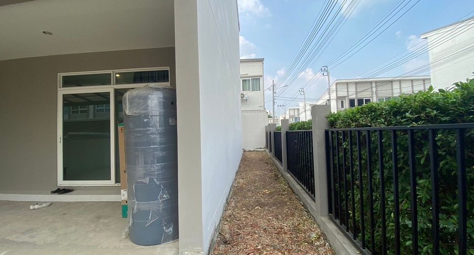 For sale 4 Beds townhouse in Mueang Nonthaburi, Nonthaburi
