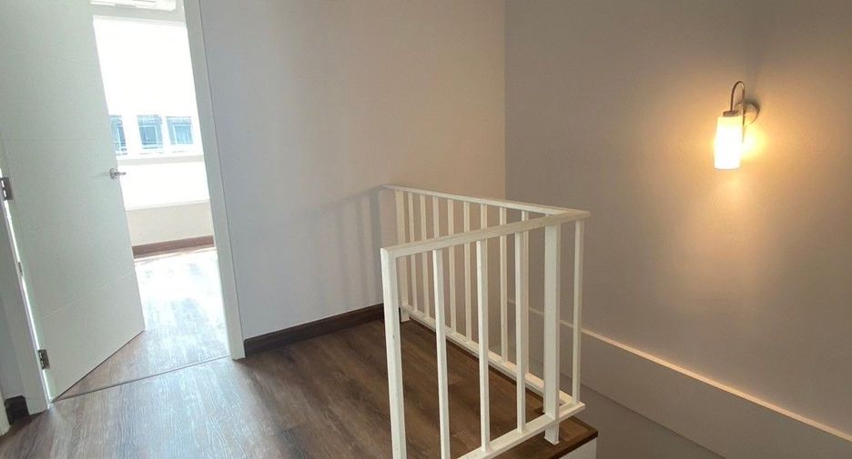 For sale 4 Beds townhouse in Mueang Nonthaburi, Nonthaburi