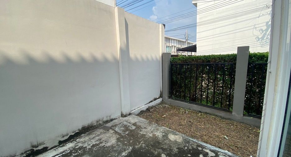 For sale 4 Beds townhouse in Mueang Nonthaburi, Nonthaburi