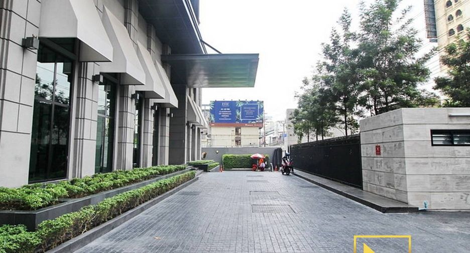 For rent 3 bedrooms condo in Watthana, Bangkok