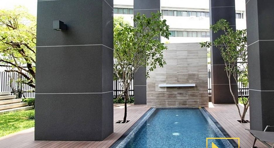 For rent 3 bedrooms condo in Watthana, Bangkok