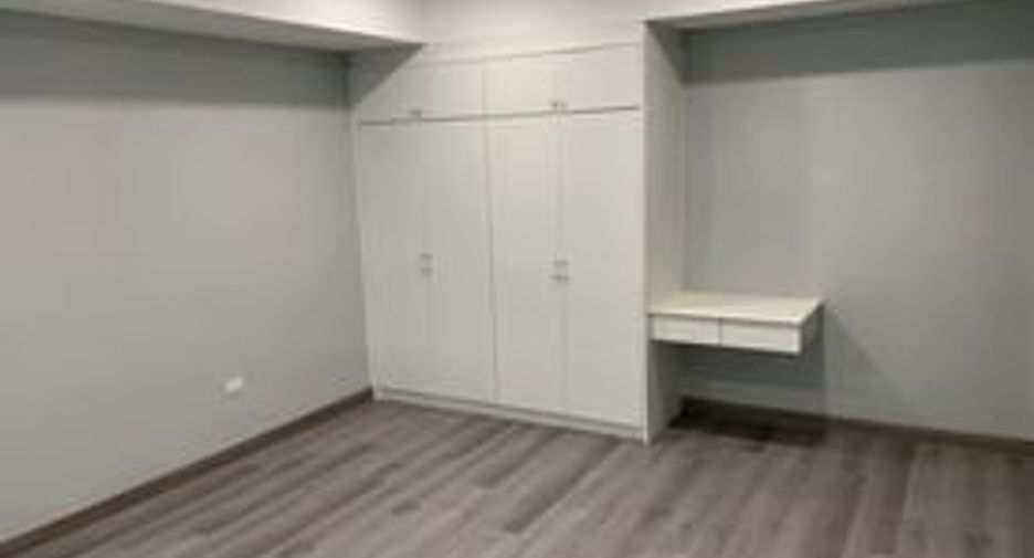 ให้เช่า 6 ห้องนอน ทาวน์เฮ้าส์ ใน วัฒนา, กรุงเทพฯ