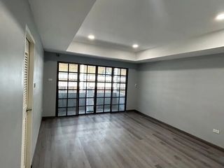 ให้เช่า 6 ห้องนอน ทาวน์เฮ้าส์ ใน วัฒนา, กรุงเทพฯ