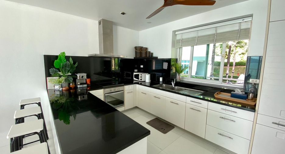 For rent 4 bedrooms apartment in Mueang Phuket, Phuket