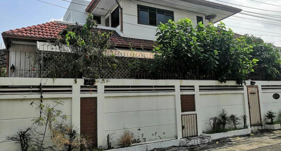 For sale 5 bed house in Lat Krabang, Bangkok
