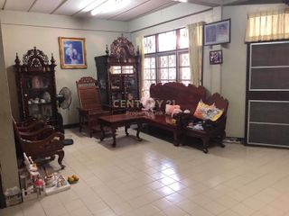 For sale 1 bed townhouse in Din Daeng, Bangkok