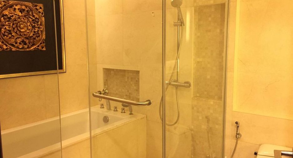 For rent and for sale 1 bed condo in Pathum Wan, Bangkok